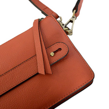 Load image into Gallery viewer, Pebbled Metro Clutch - The Lynne
