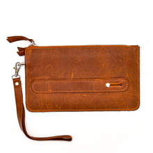 Load image into Gallery viewer, Heritage Collection Metro Clutch - Camel
